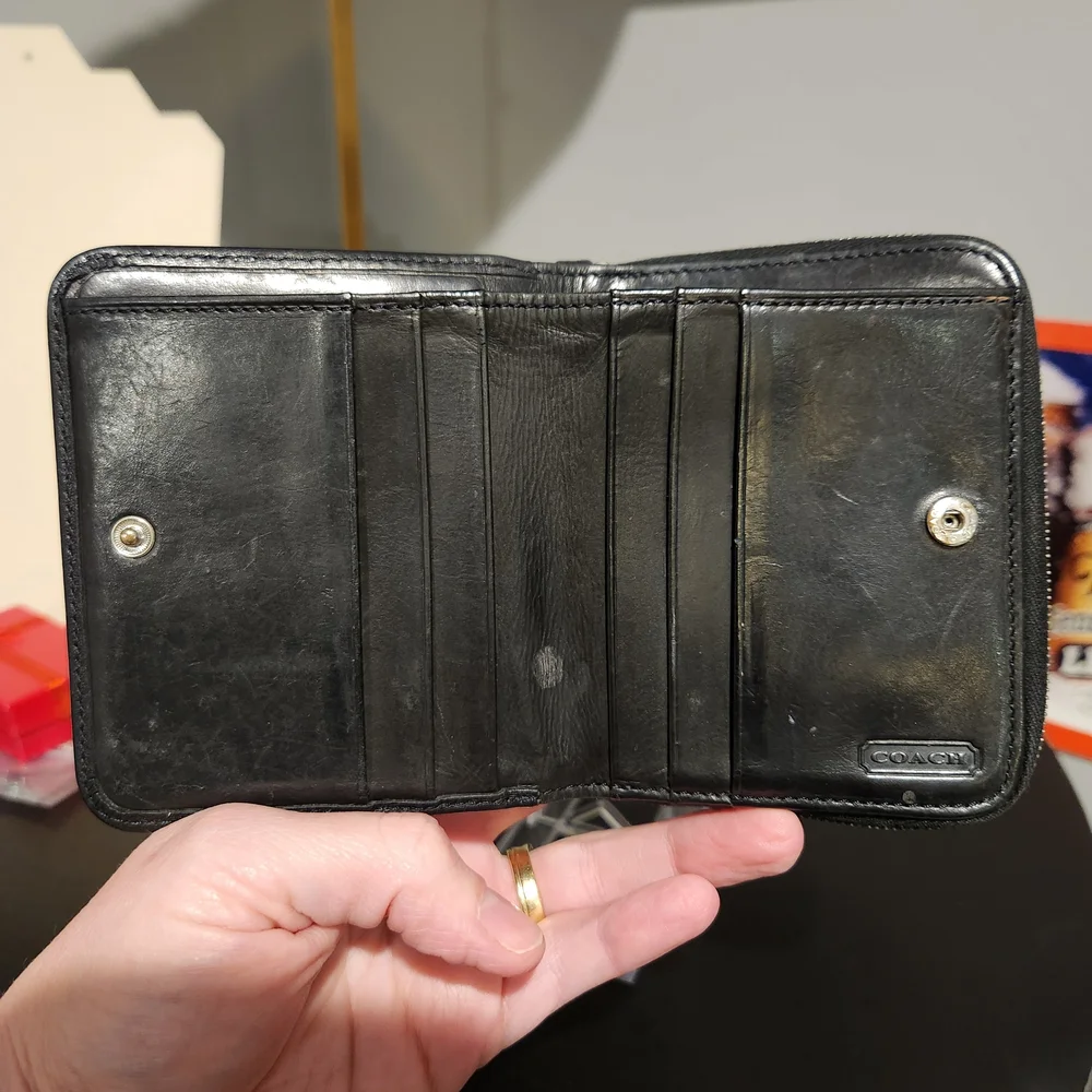 Coach Black Leather Zip Around Wallet - Picture 7 of 7